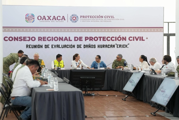 Claudia Sheinbaum Supervisa y Aleta a la población a cerca del Huracán Eric  